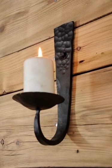 świecznik z metalu